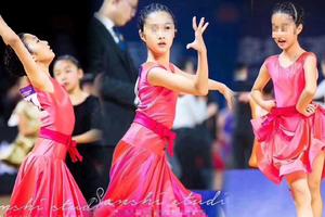 虎妈无犬女！马伊琍大女儿舞蹈比赛夺冠