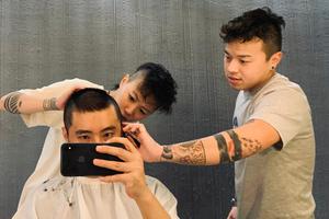 窦靖童新发型潮帅另类帮友人剪发