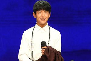 丁真为家乡代言活动现场生图能打