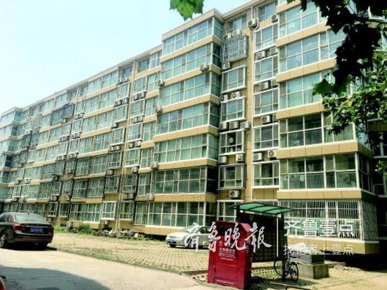 小區內居民樓都穿上了“保暖衣”。