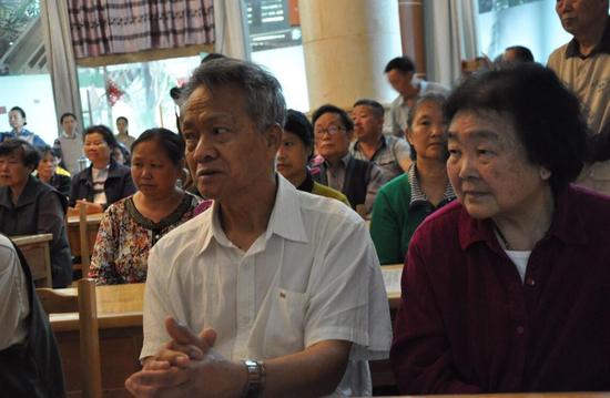 范冰冰收入来源_歌手的收入来源(2)