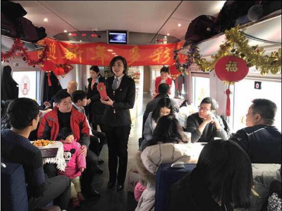 11.jpg 彩旗飘飘,飘荡的是元旦的喜庆;花团锦簇,绽放的是元旦的快乐;火树银花,燃起的是元旦的祈望;祝福声声,传送的是深情的牵挂。