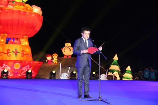 图为:延庆区政协常委、区工商联主席、91投资、91众创空间、91金融创始人、董事长、CEO许泽玮发表致辞