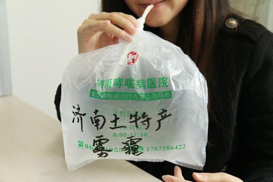 要是再问,这个“济南土特产”当地有多火,看看下面济南人被刷爆的朋友圈,你就知道啦。