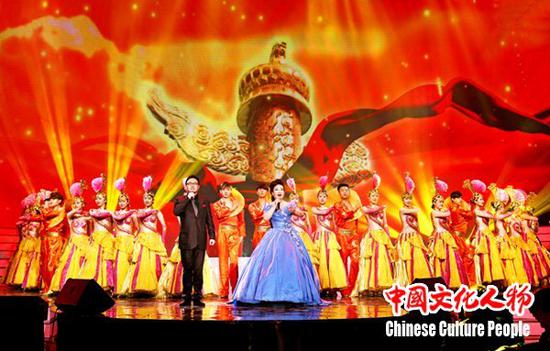 晚会以“爱让我们回家”为主题,突出公益慈善,营造爱和温馨的氛围,为观众呈现了精彩的文艺节目