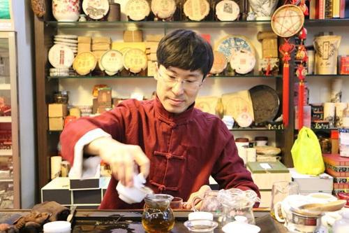 万里飘香创始人、茶博士王盛