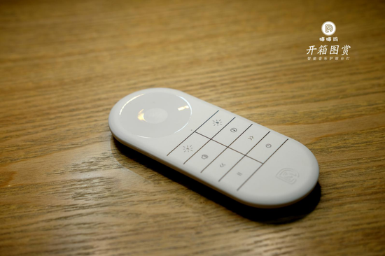 哆哆玛智能音乐护眼台灯开箱测评:关爱宝贝成长