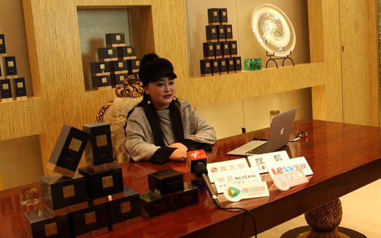 品牌创始人包总接受采访