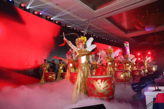 莺歌燕舞,舞动中国