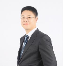 图为:东方融资网CEO胡玉建先生
