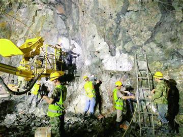 探访青岛地铁1号线过海隧道施工现场