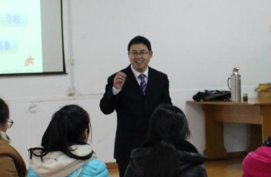 环陆教育吴政秉教授与老师们探讨