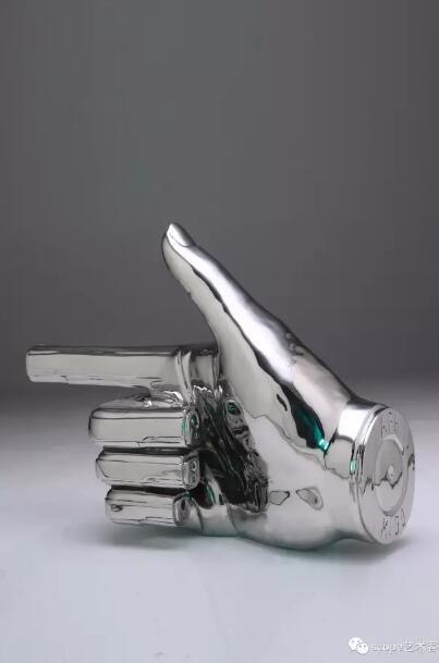 《戕人自戕》不锈钢 63x21x44cm 2015