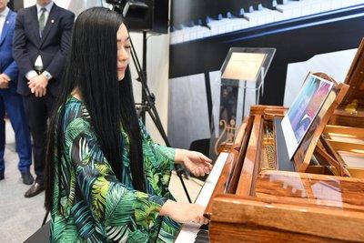 施坦威艺术家郑洁女士现场演奏