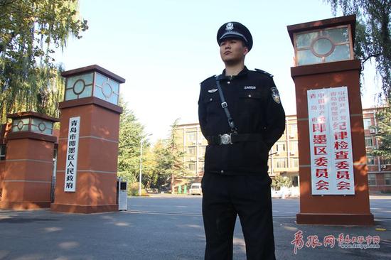 图为挂牌后的即墨区人民政府。
