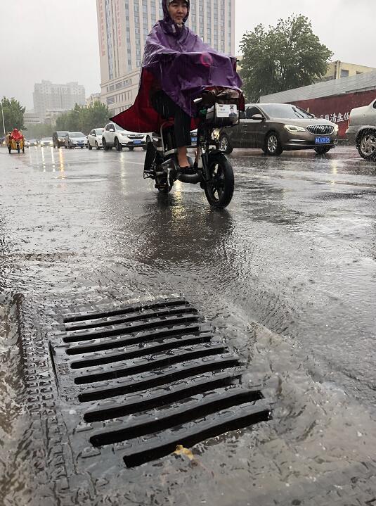臺風“摩羯”帶來大暴雨(記者 李承謙 攝)