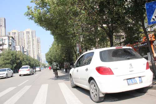 5月1日起人行道违法停车由公安行使处罚权