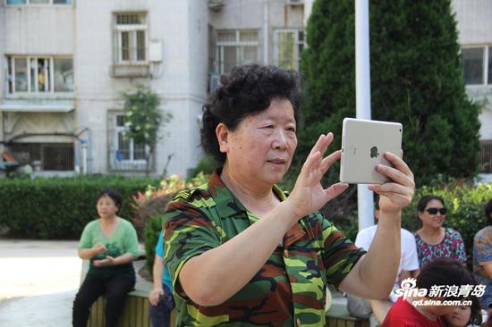 最美不过夕阳红 小花园健身队用行动诠释不老