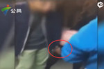 曝廣州地鐵內(nèi)男子公然伸咸豬手 摸女性大腿