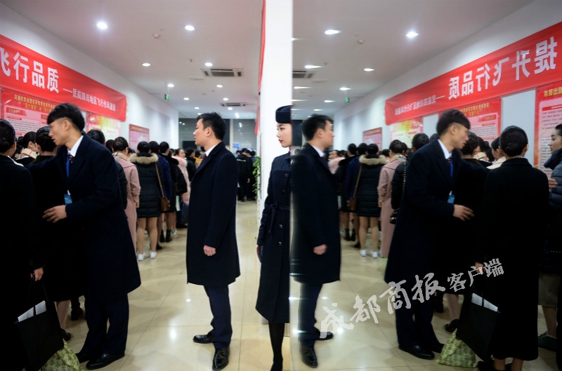 东方航空 招聘_这些航空公司已宣布飞机上可以用手机了 到底怎么用(3)
