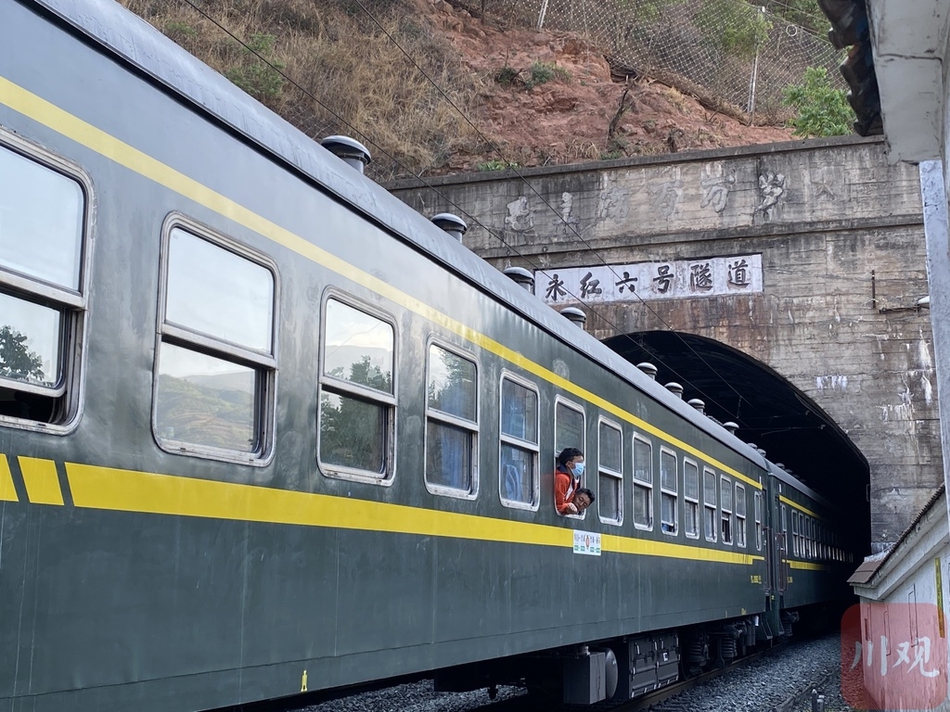 f57e-kphwumr1334161.jpg