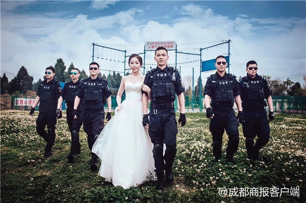 警官婚纱照_兔子警官图片