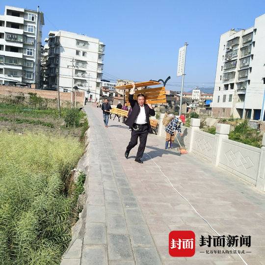 威远县有多少人口_就在刚刚 威远三路口大Gai市上竟发生这种事...(2)