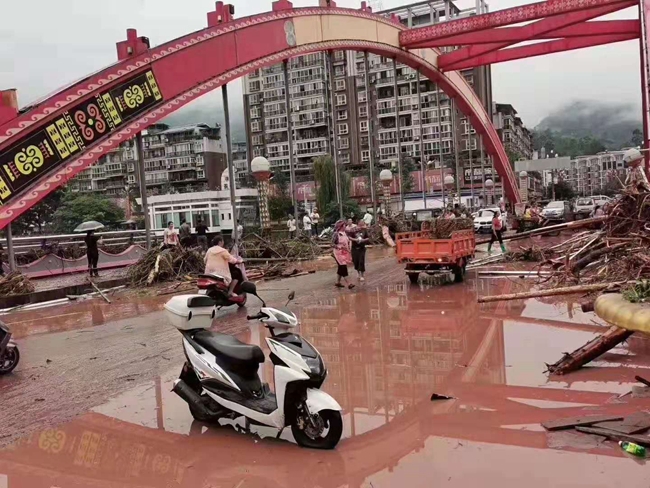 马边的人口_马边大风顶图片(2)
