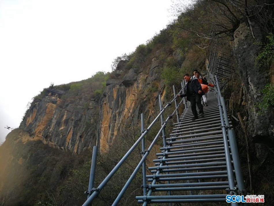 山脚村人口_人口普查(3)
