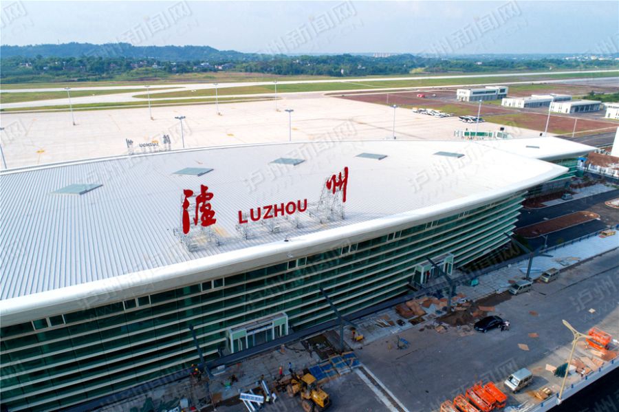 飞机场附近拍飞机照片 FnNa-hhehtqh4318663.jpg