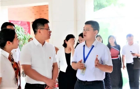 团中央书记处书记吴刚到校调研少先队工作
