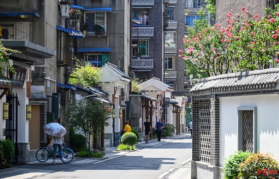 ▲成都市金牛区抚琴街道，老旧院落改造 王效 摄