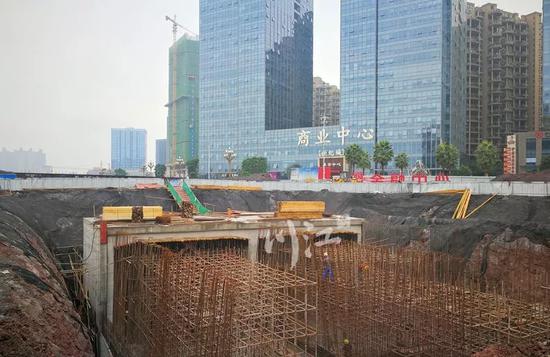 昆明桥钢人口_昆明夜景(3)