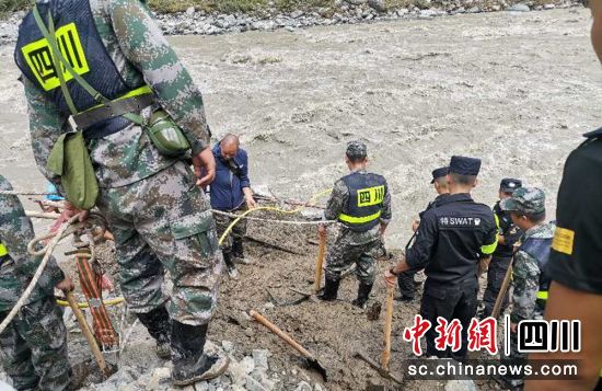 天全泥石流抢险救援现场（天全融媒 供图）