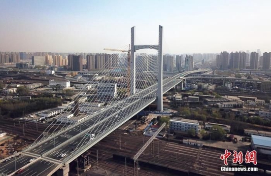 鄭州一景。 丁友明 攝
