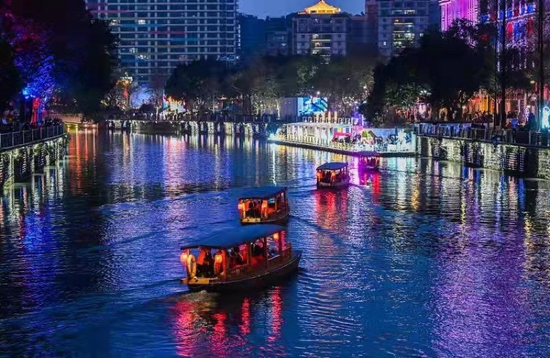 夜游锦江。成都市交通运输局供图
