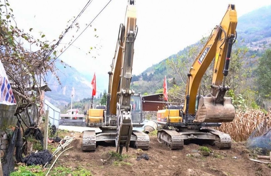 2022年12月14日，“9·5”泸定地震石棉县草科乡集中安置点开工建设。