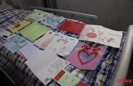 ↑學生們給羅榮躍老人送出的賀卡