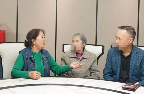 ↑劉先生找到親人