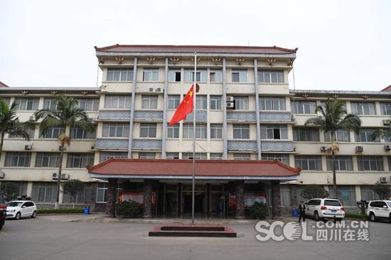 凉山州政府降半旗