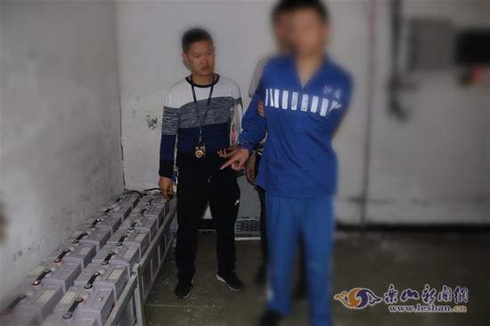 部分被盗的蓄电池