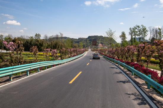 平昌县板青路