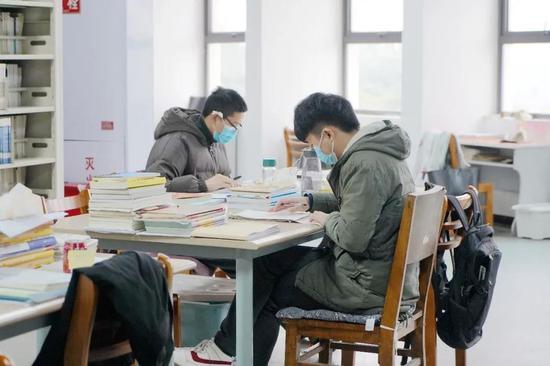 校园生活视频 00fd-kffctcc1836829.jpg