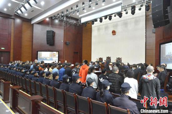 庭審現(xiàn)場。四川省瀘州市江陽區(qū)人民法院供圖