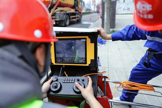 為城市地下管網(wǎng)“會(huì)診”的機(jī)器人 中冶五勘供圖