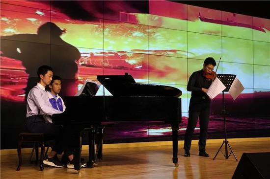 《金色的炉台》