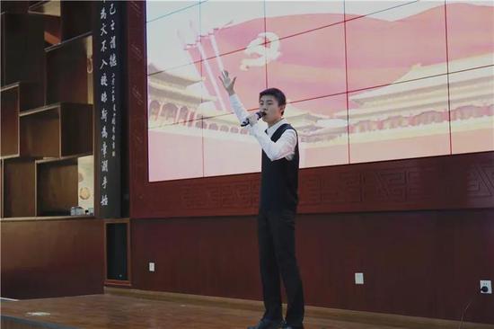 王海宇《艰苦奋斗,强盛百年》