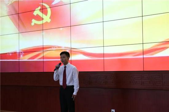 胡开来《做自己的英雄》