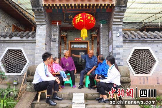 紀委監委工作人員“群眾最不滿意的10件事”整改情況,進行回訪 。