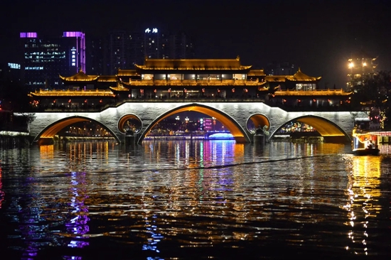 　2021年2月7日拍摄的锦江夜景。新华社记者刘梦琪摄